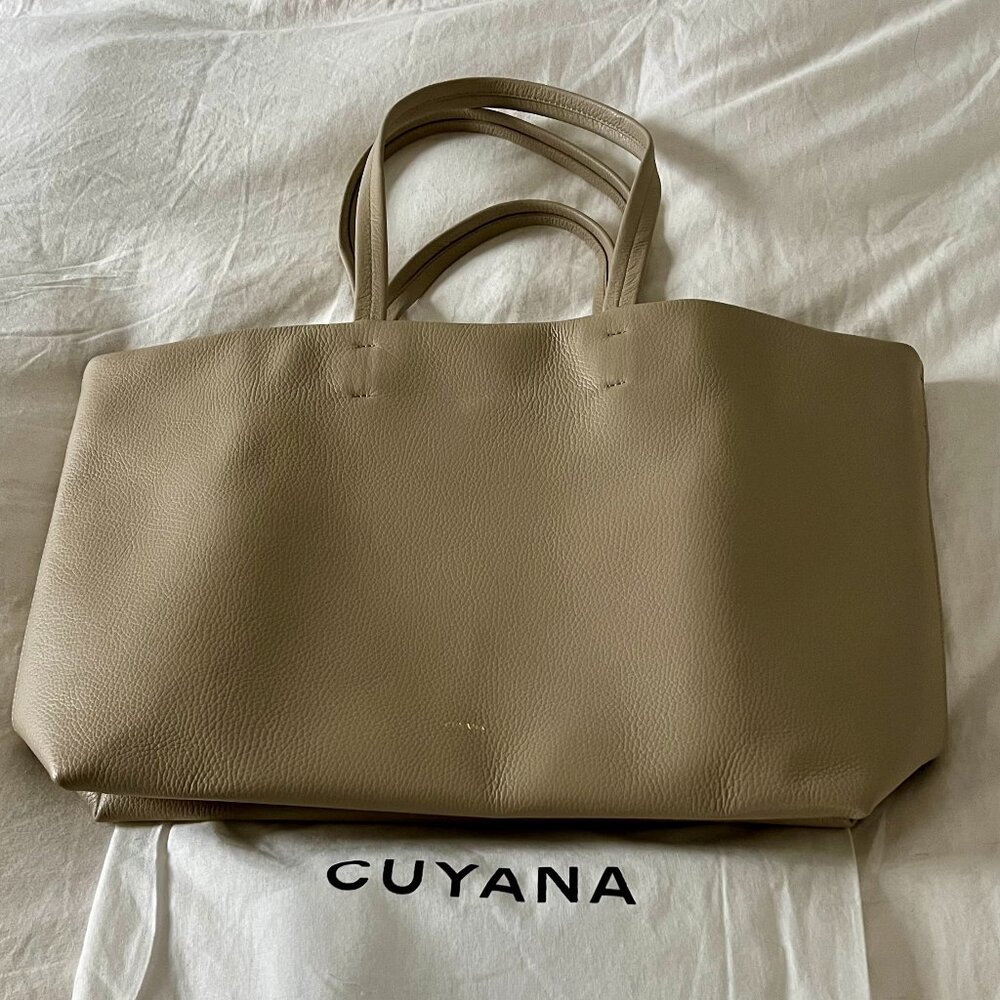 Cuyana Classic Easy Tote (Stone Color)